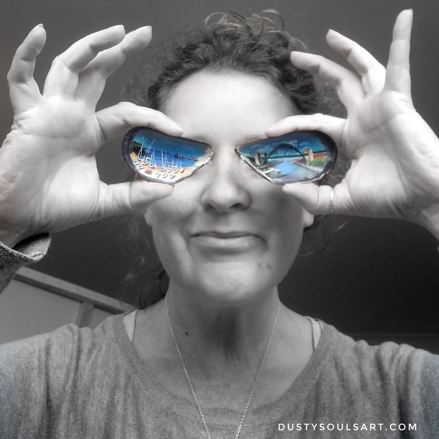 I Make A Living From Painting On Feathers And Shells In A Beautiful Seaside Town I Make A Living From Painting On Feathers And Shells In A Beautiful Seaside Town