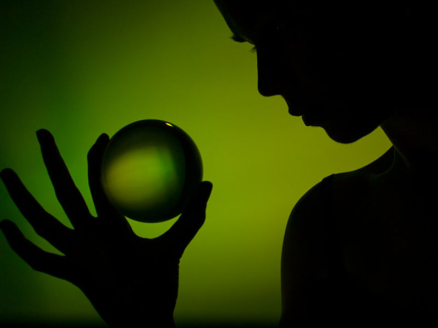 I Make Photos Of Glass Objects With A Colored Flash