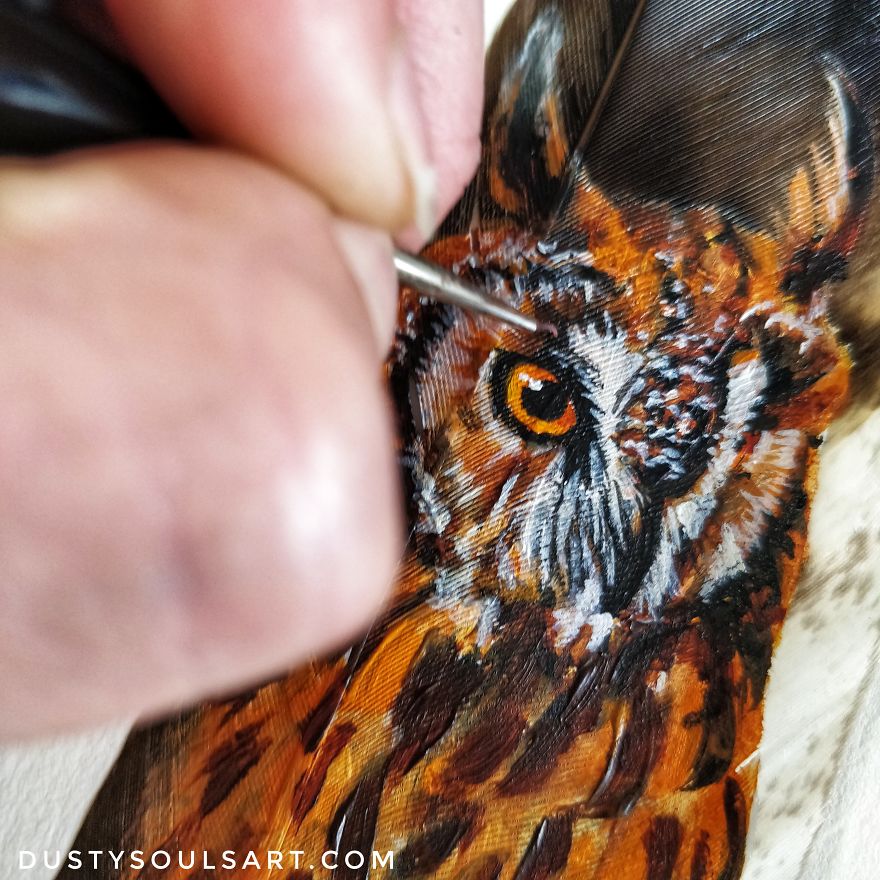 I Make A Living From Painting On Feathers And Shells In A Beautiful Seaside Town I Make A Living From Painting On Feathers And Shells In A Beautiful Seaside Town