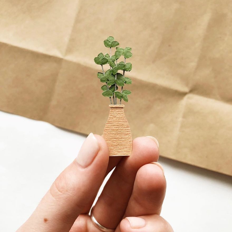Russian Artist Creates Intricate Paper Plants Without Using Scissors Russian Artist Creates Intricate Paper Plants Without Using Scissors