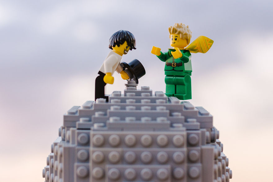 Photographer Pictures Iconic Scenes From The Book "The Little Prince" With Lego