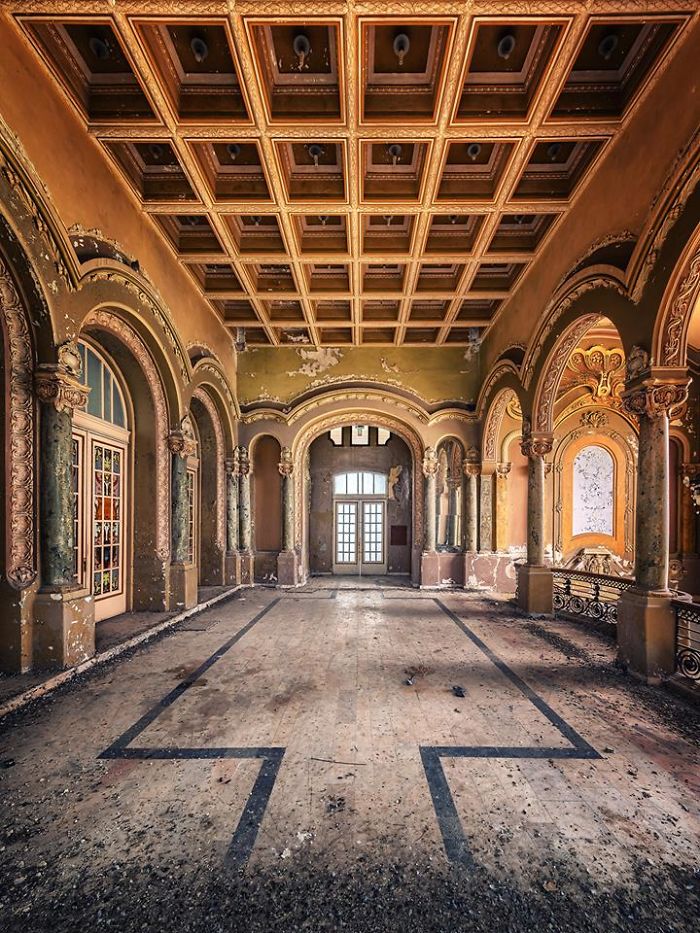 The Beauty Of Abandonment Captured By A Photographer
