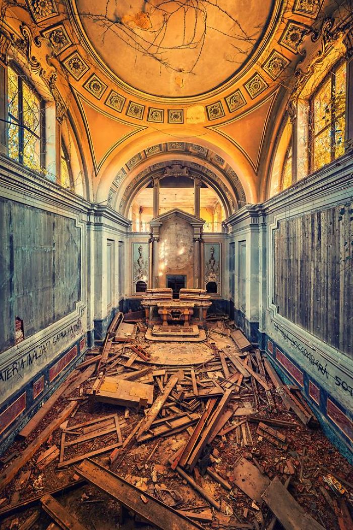 The Beauty Of Abandonment Captured By A Photographer