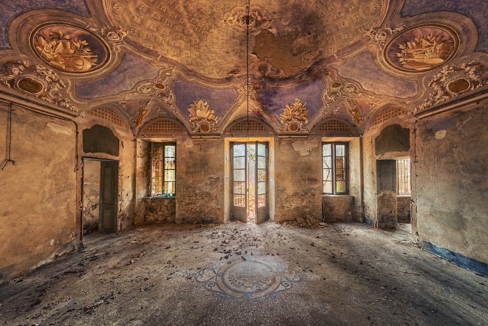 The Beauty Of Abandonment Captured By A Photographer