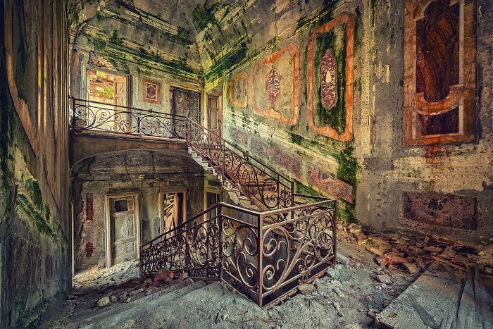 The Beauty Of Abandonment Captured By A Photographer