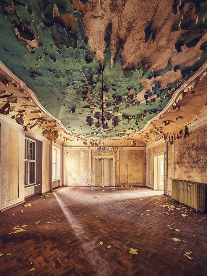 The Beauty Of Abandonment Captured By A Photographer