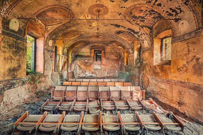 The Beauty Of Abandonment Captured By A Photographer