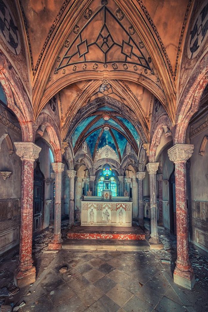 The Beauty Of Abandonment Captured By A Photographer