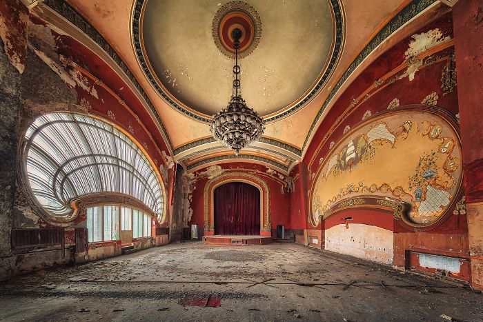 The Beauty Of Abandonment Captured By A Photographer