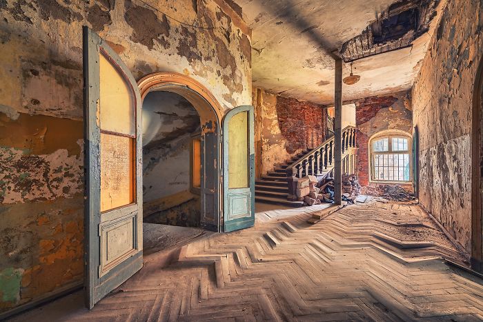 The Beauty Of Abandonment Captured By A Photographer