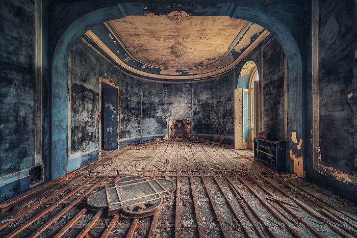 The Beauty Of Abandonment Captured By A Photographer