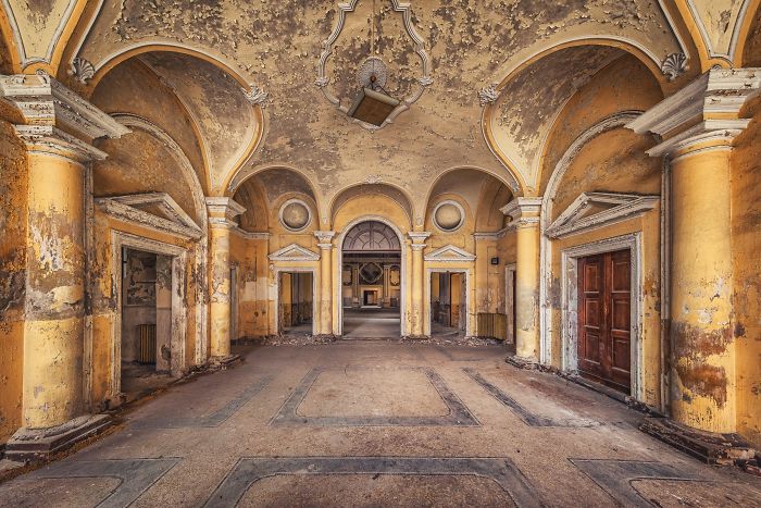 The Beauty Of Abandonment Captured By A Photographer