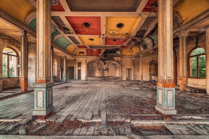 The Beauty Of Abandonment Captured By A Photographer