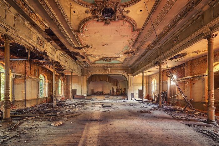 The Beauty Of Abandonment Captured By A Photographer