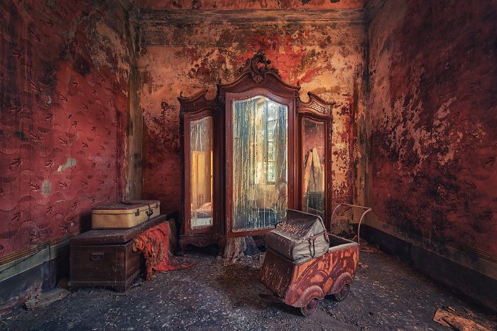 The Beauty Of Abandonment Captured By A Photographer