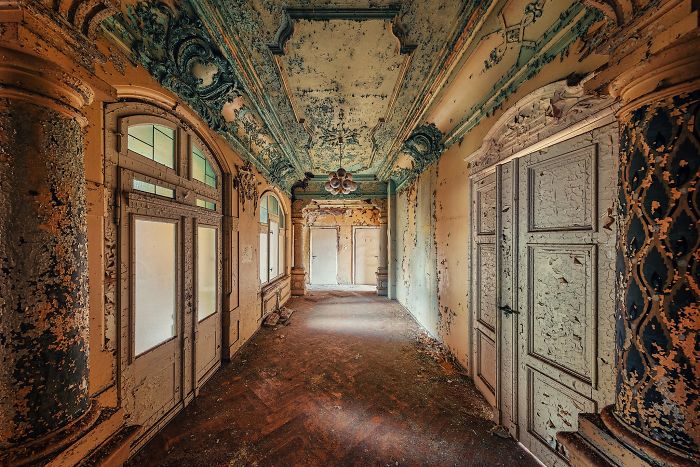 The Beauty Of Abandonment Captured By A Photographer
