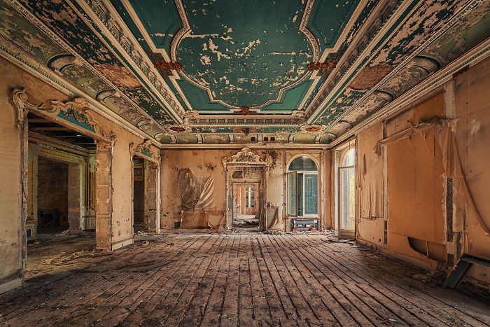 The Beauty Of Abandonment Captured By A Photographer