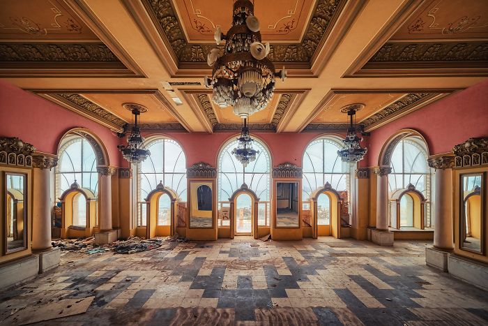 The Beauty Of Abandonment Captured By A Photographer