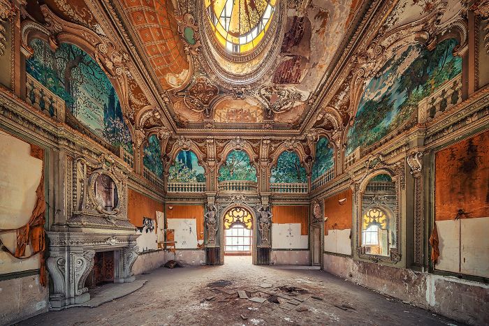 The Beauty Of Abandonment Captured By A Photographer