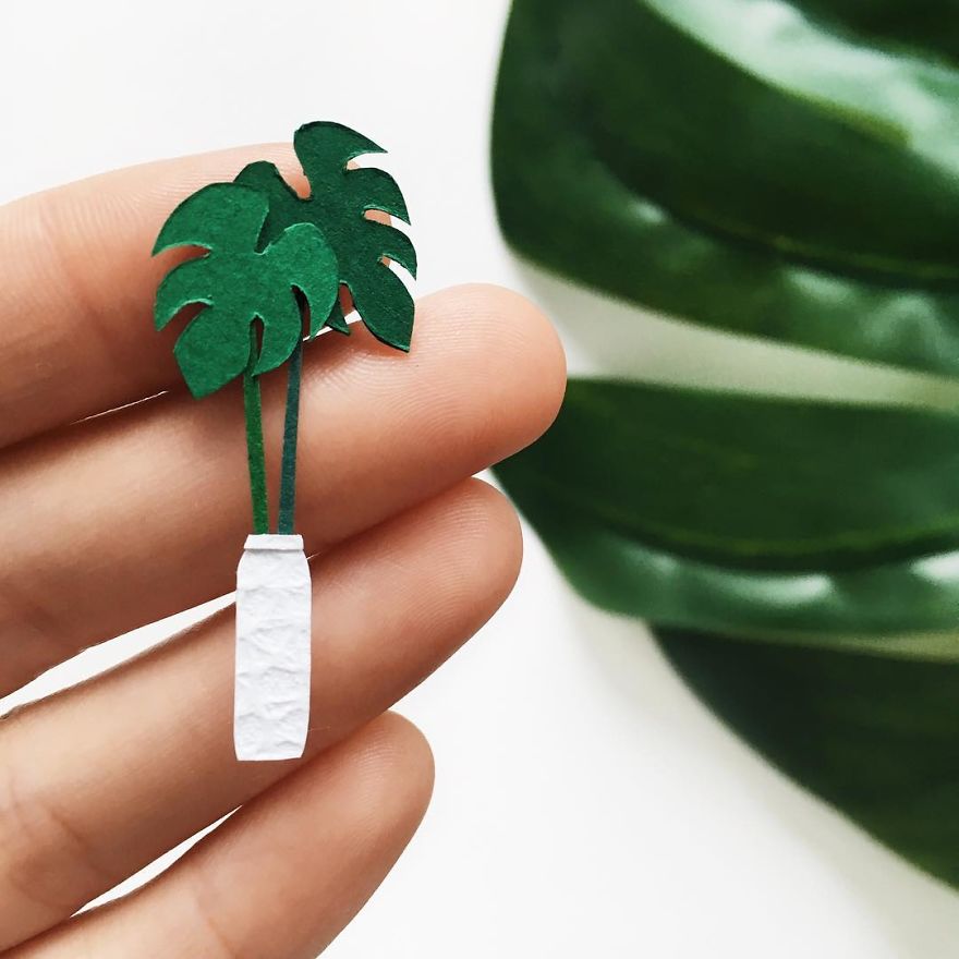 Russian Artist Creates Intricate Paper Plants Without Using Scissors Russian Artist Creates Intricate Paper Plants Without Using Scissors