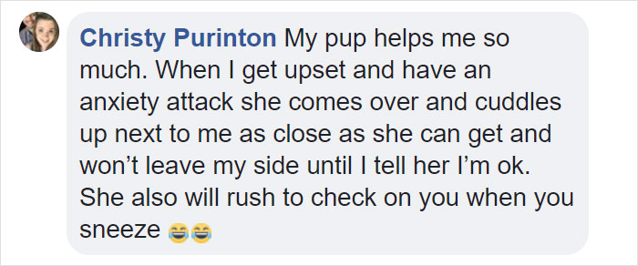 Woman Gets A Panic Attack In An Airport, And The Way Her Service Dog Reacts Will Melt Your Heart Woman Gets A Panic Attack In An Airport, And The Way Her Service Dog Reacts Will Melt Your Heart