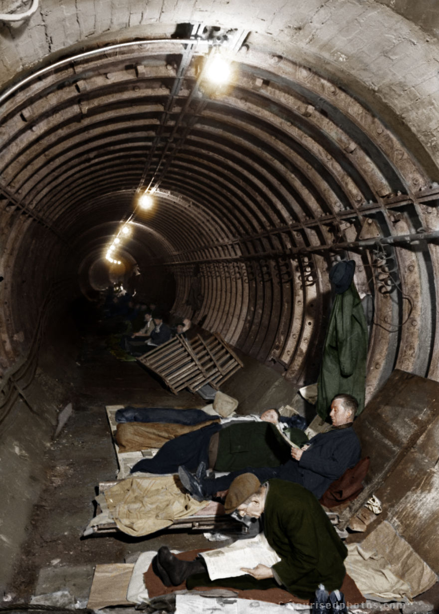 I Bring Old Photos Of The London Underground During The 1940-1941 Blitz Back To Life I Bring Old Photos Of The London Underground During The 1940-1941 Blitz Back To Life