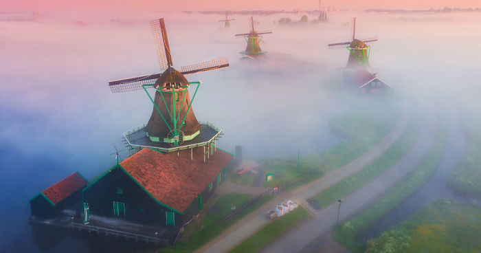 I Photographed Dutch Windmills In The Fog And The Results Are Magical