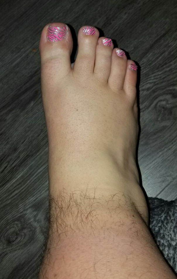 My Husband Bet Me I Couldn't Shave His Foot Without Him Waking Up. This Is What He Woke Up To This Morning