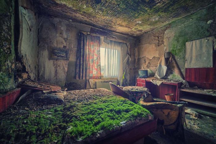 The Beauty Of Abandonment Captured By A Photographer