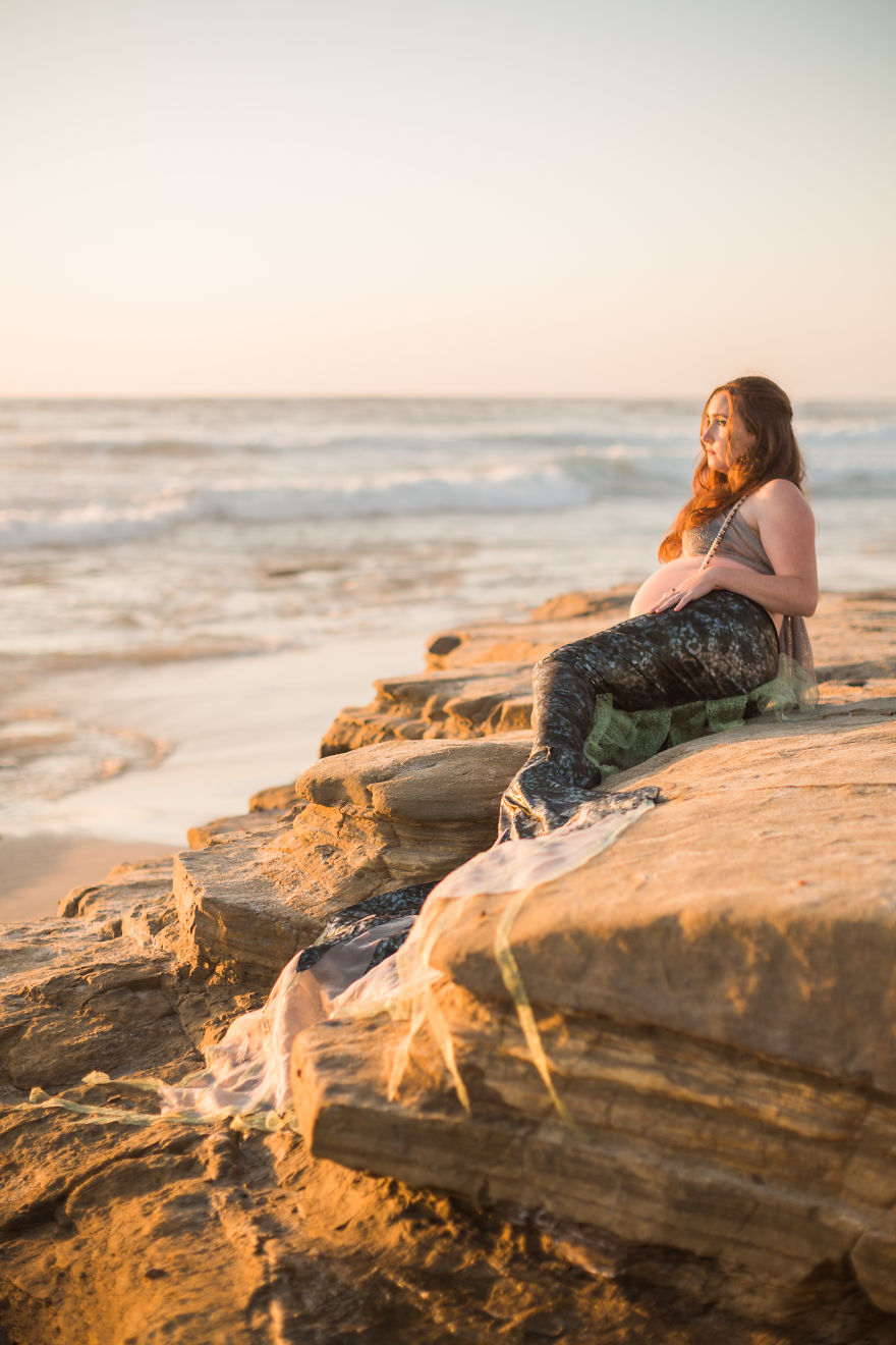 At 35 Weeks Pregnant, This Mother Turned Herself Into A Mermaid And The Results Are Glorious!