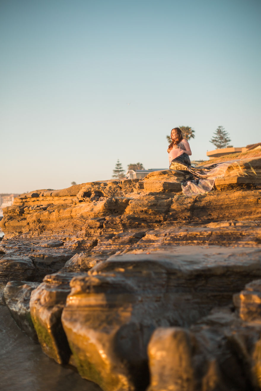 At 35 Weeks Pregnant, This Mother Turned Herself Into A Mermaid And The Results Are Glorious!