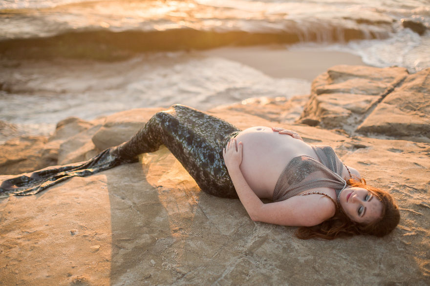 At 35 Weeks Pregnant, This Mother Turned Herself Into A Mermaid And The Results Are Glorious! At 35 Weeks Pregnant, This Mother Turned Herself Into A Mermaid And The Results Are Glorious!