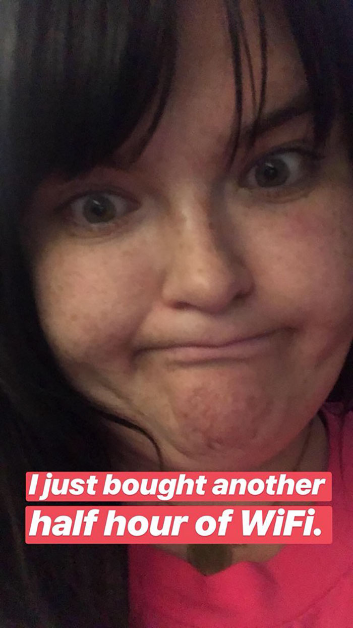 Woman Live-Tweets Two Complete Strangers Flirting On A Plane, Doesn't Expect It Would Escalate Like This Woman Live-Tweets Two Complete Strangers Flirting On A Plane, Doesn't Expect It Would Escalate Like This