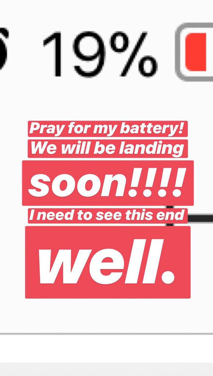 Woman Live-Tweets Two Complete Strangers Flirting On A Plane, Doesn't Expect It Would Escalate Like This Woman Live-Tweets Two Complete Strangers Flirting On A Plane, Doesn't Expect It Would Escalate Like This