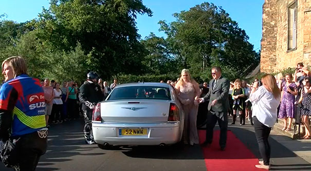 A Girl Who’s Been Bullied Since She Was 7 Storms The Prom With The Most Badass Escort A Girl Who’s Been Bullied Since She Was 7 Storms The Prom With The Most Badass Escort