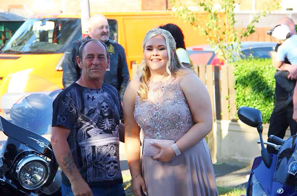 A Girl Who’s Been Bullied Since She Was 7 Storms The Prom With The Most Badass Escort A Girl Who’s Been Bullied Since She Was 7 Storms The Prom With The Most Badass Escort