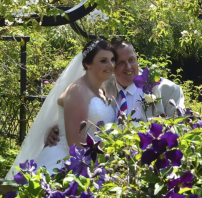 sunbathing-woman-refuses-leave-wedding-photoshoot-torquay (1) sunbathing-woman-refuses-leave-wedding-photoshoot-torquay (1)