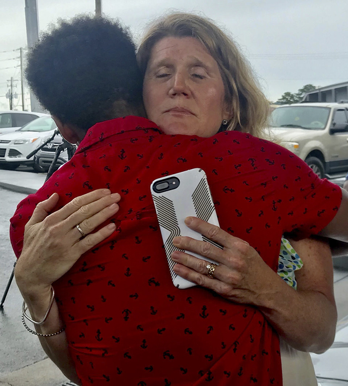 walks-first-day-work-20-miles-ceo-car-walter-carr (3)