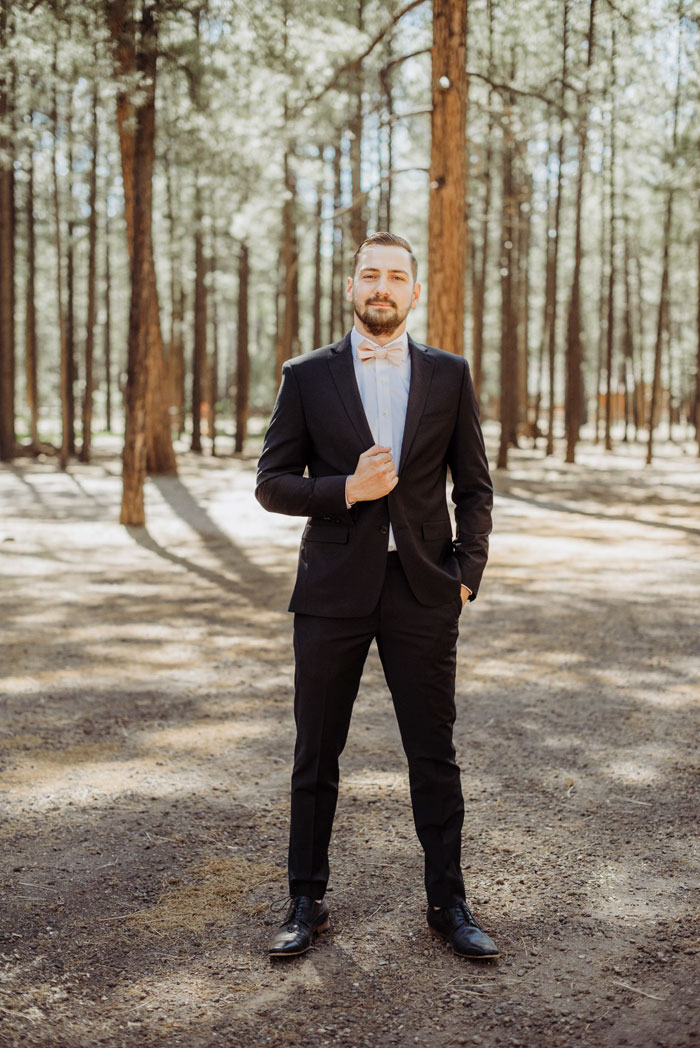 Bride Sends Her Brother For 'First Look' Instead Of Her, And The Groom's Reaction Is Priceless Bride Sends Her Brother For 'First Look' Instead Of Her, And The Groom's Reaction Is Priceless