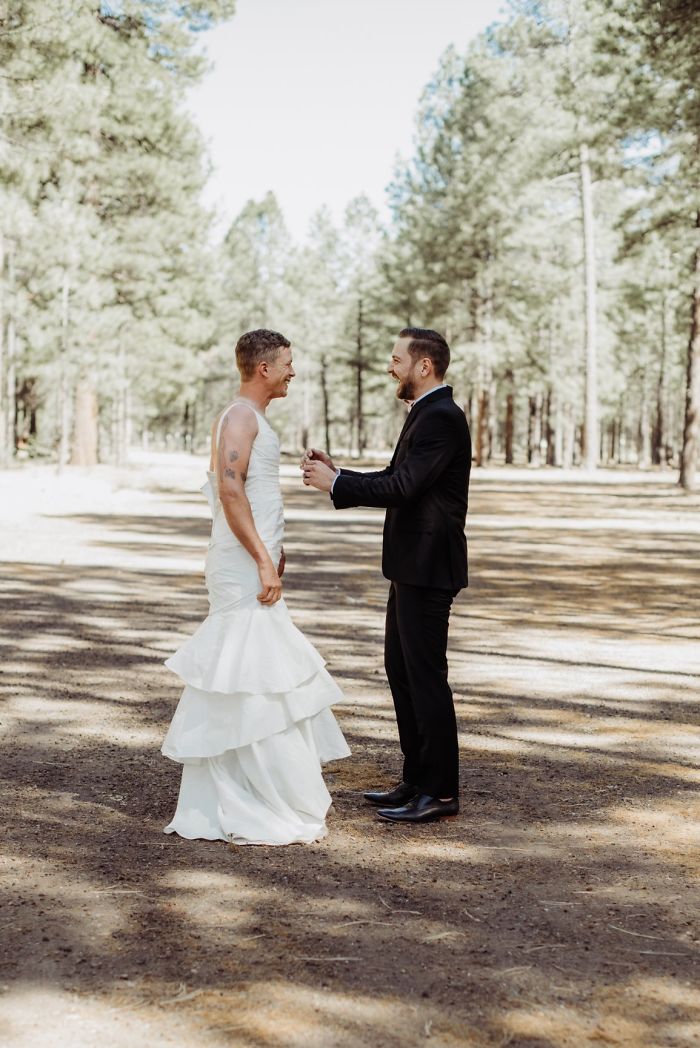 Bride Sends Her Brother For 'First Look' Instead Of Her, And The Groom's Reaction Is Priceless Bride Sends Her Brother For 'First Look' Instead Of Her, And The Groom's Reaction Is Priceless