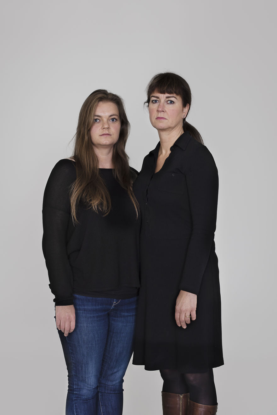 Mothers And Daughters From Iceland Pose In This Photosession And They All Have One Thing In Common