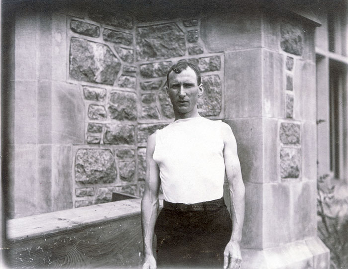 The 1904 Olympic Marathon Was More Gruesome Than The Hunger Games, And Every Athlete Had It Worse Than The Other