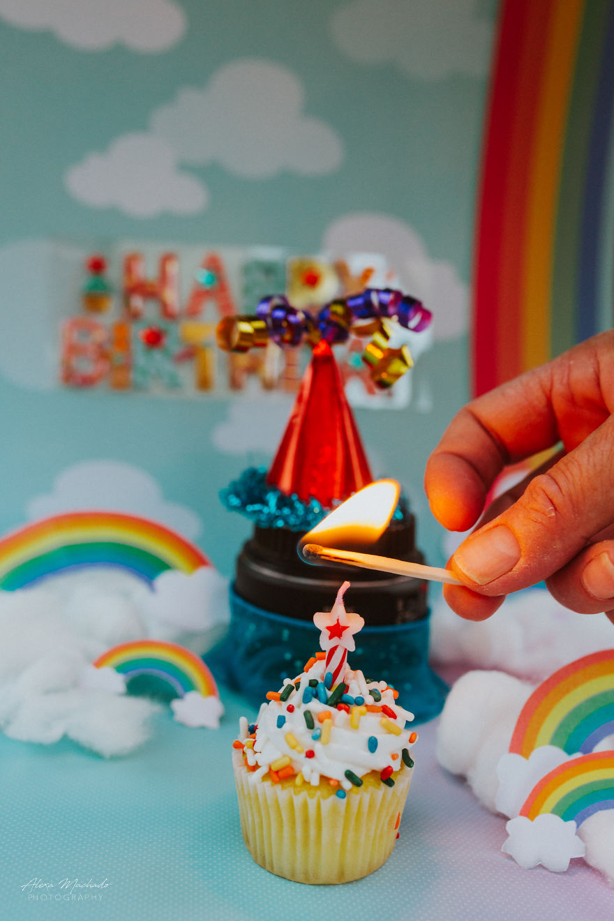 I Took Cake Smash Photos For My Lens's First Birthday And The Results Are Hilarious! I Took Cake Smash Photos For My Lens's First Birthday And The Results Are Hilarious!