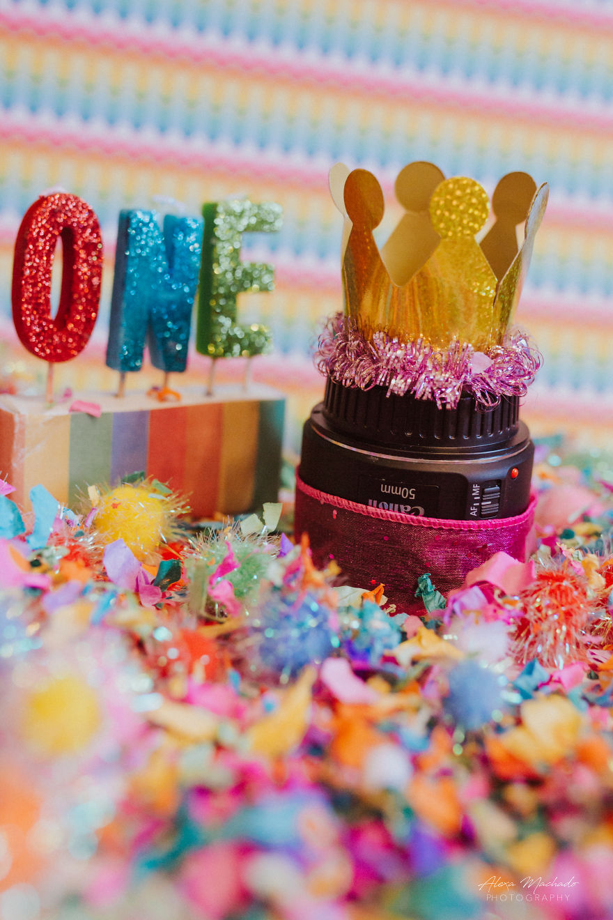 I Took Cake Smash Photos For My Lens's First Birthday And The Results Are Hilarious! I Took Cake Smash Photos For My Lens's First Birthday And The Results Are Hilarious!