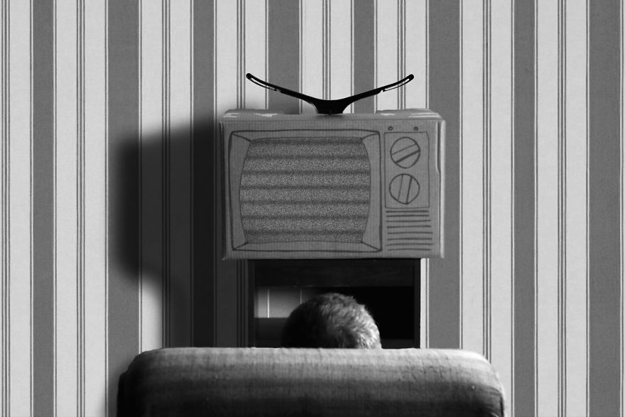 Portraying Our 'Everyday Lifes' In Surreal Photography Series