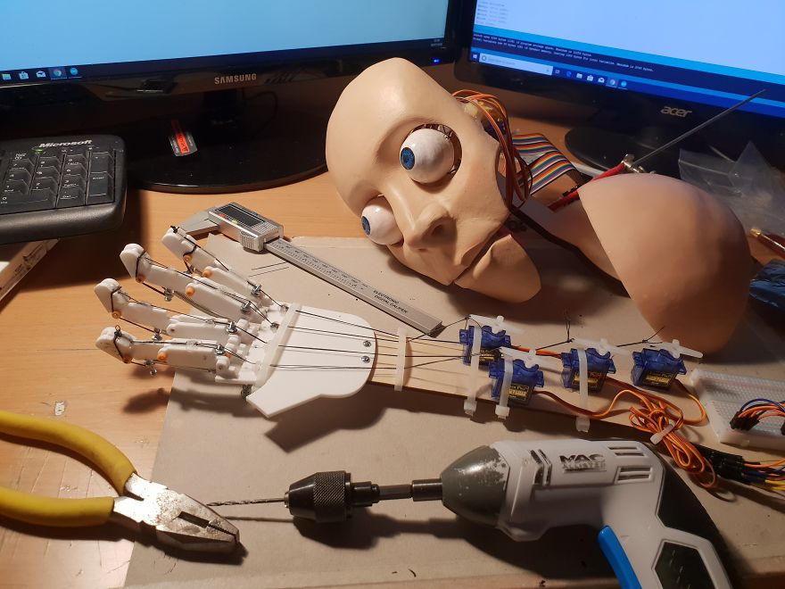 I Create Robots And Other Contraptions For Fun