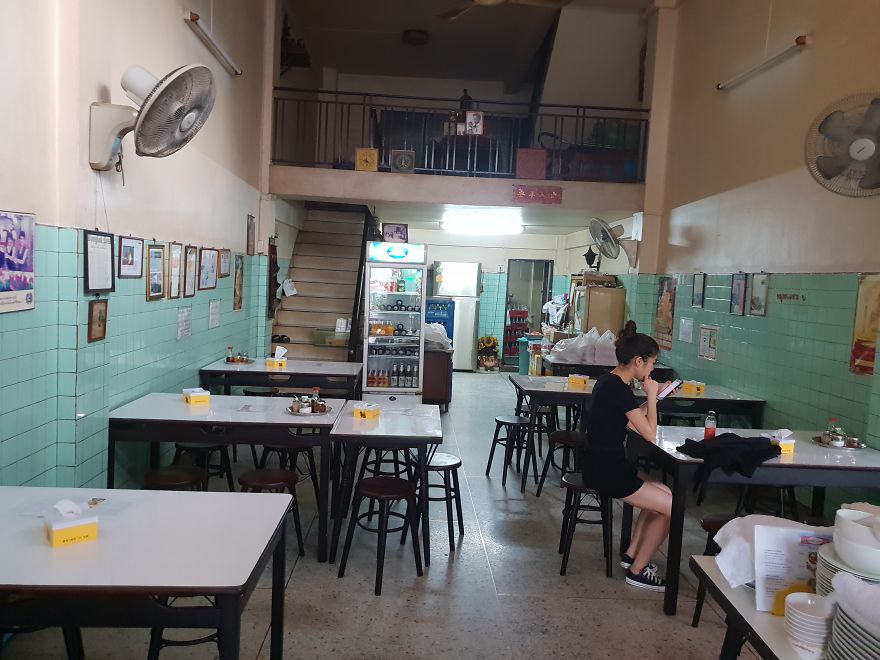 I Went To Bangkok Just To Try This 70+ Year Old Chef's Street Food Which Received A Michelin Star