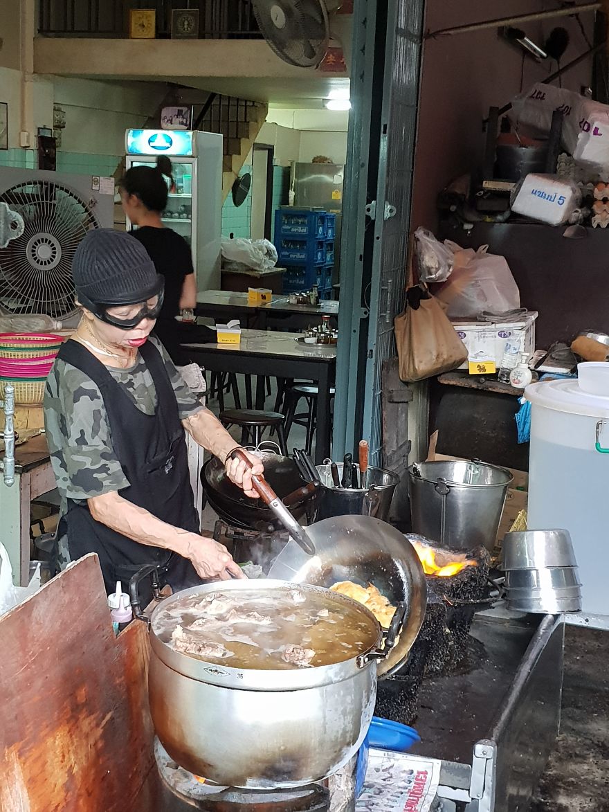 I Went To Bangkok Just To Try This 70+ Year Old Chef's Street Food Which Received A Michelin Star