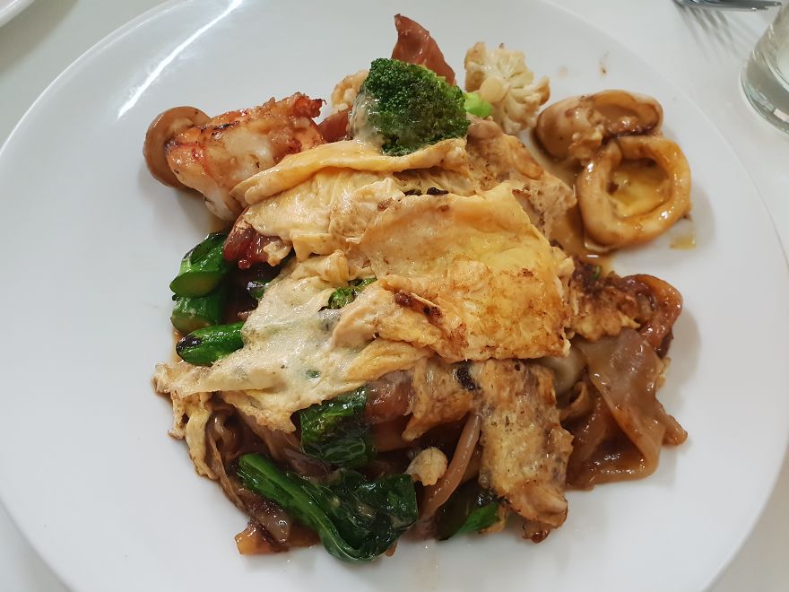 I Went To Bangkok Just To Try This 70+ Year Old Chef's Street Food Which Received A Michelin Star