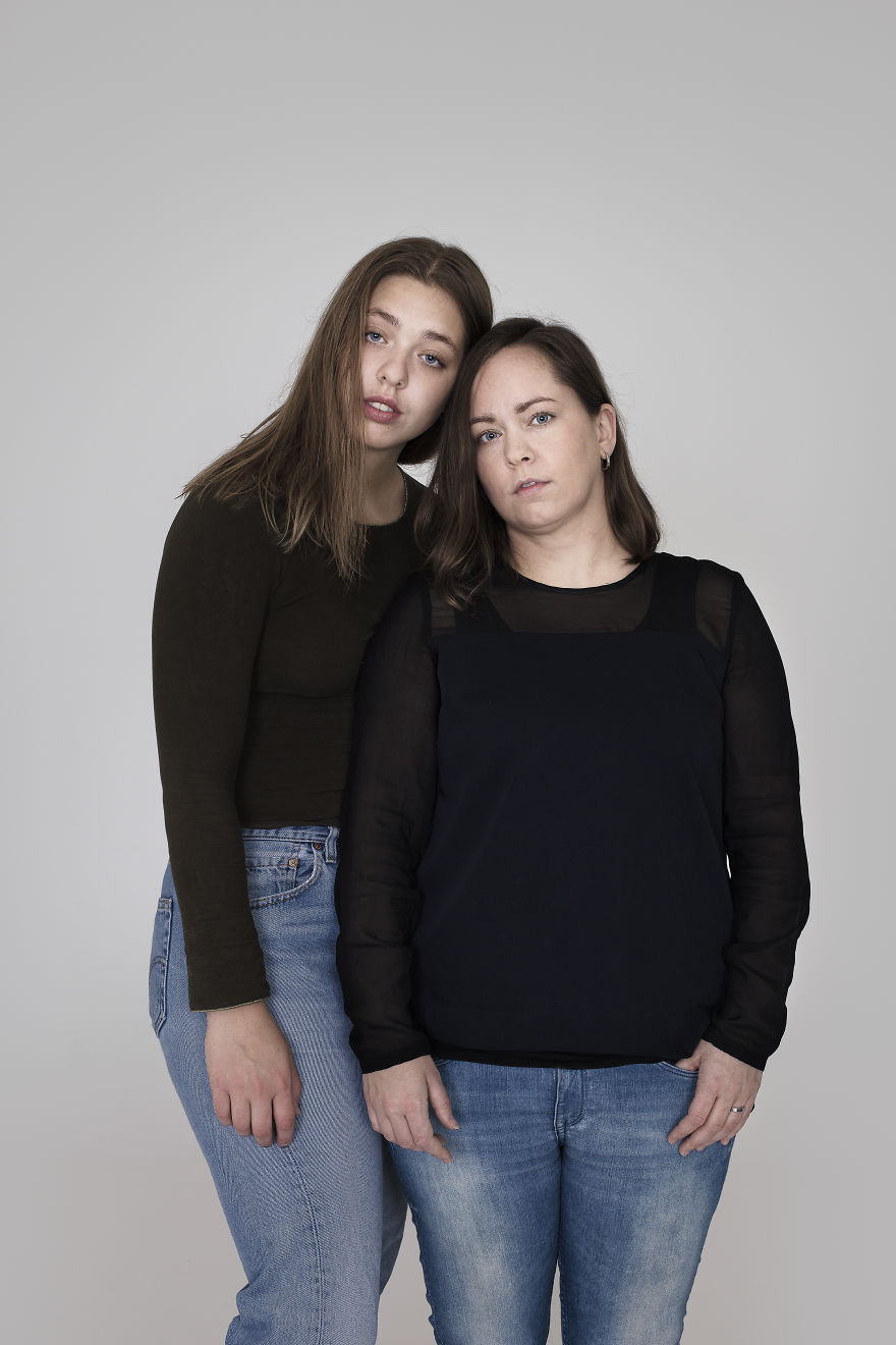 Mothers And Daughters From Iceland Pose In This Photosession And They All Have One Thing In Common